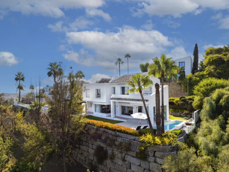 4 Bedroom Private Villa for Sale in Benahavís