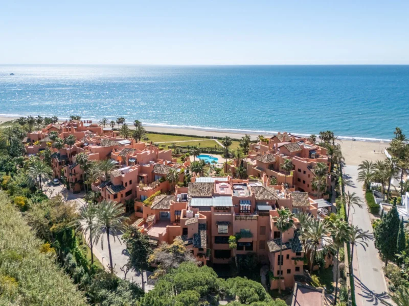 3 Bedroom Apartment with Terrace for Sale in Los Monteros, Marbella
