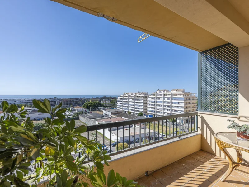 3 Bedroom Apartment with Terrace for Sale in San Pedro de Alcántara