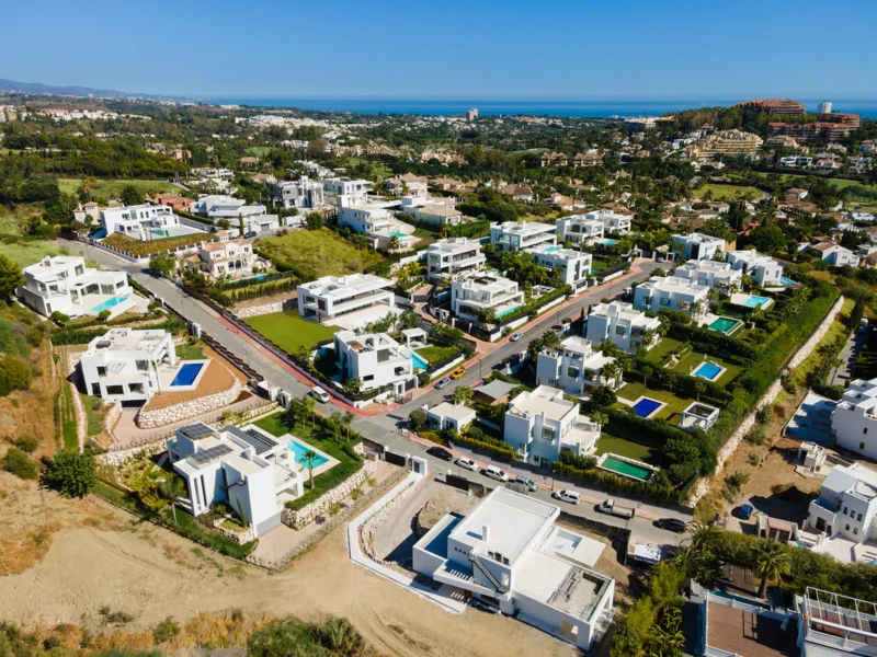 5 Bedroom Private Villa with Terrace for Sale in Nueva Andalucía, Marbella