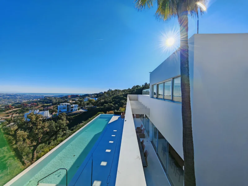 6 Bedroom Private Villa for Sale in La Mairena, Marbella