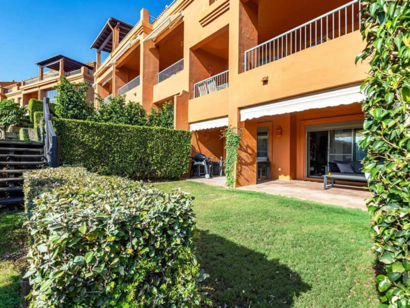 2 Bedroom Apartment with Terrace for Sale in Benahavís Pueblo