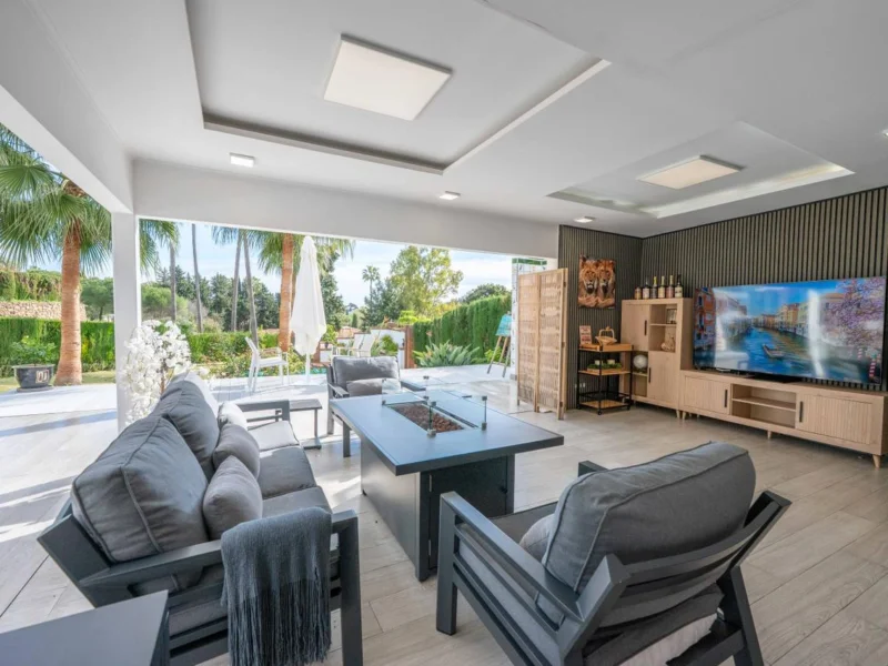 Furnished 8 Bedroom Private Villa for Rent in Benahavís