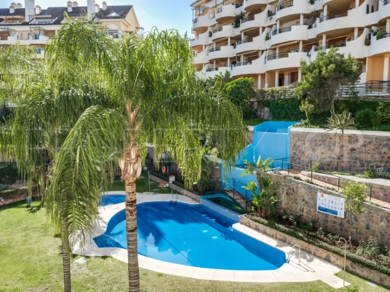 3 Bedroom Apartment with Terrace for Sale in Señorio de Aloha, Puerto Banús, Marbella
