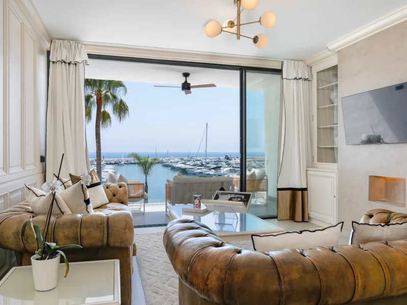2 Bedroom Apartment for Sale in Puerto Banús, Marbella