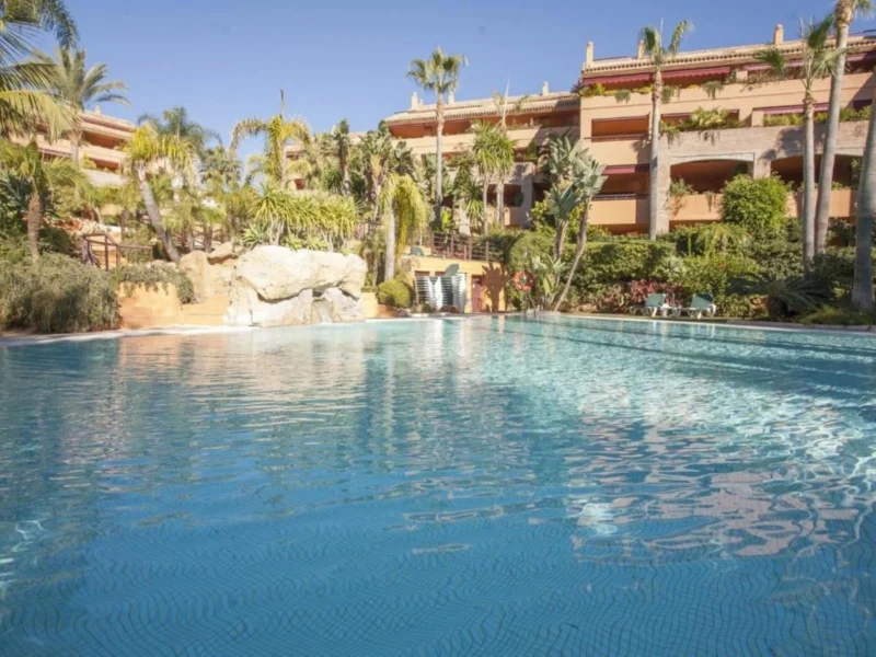 Furnished 3 Bedroom Apartment for Rent in Bahía de Marbella