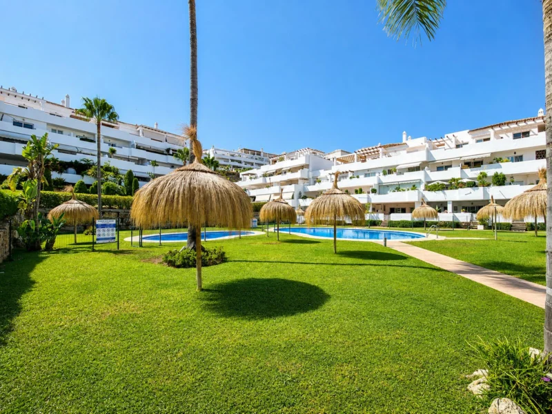 Furnished 3 Bedroom Apartment for Rent in Estepona