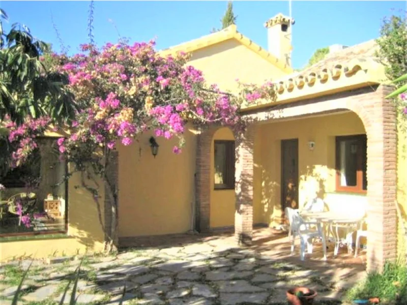 4 Bedroom Private Villa for Sale in Estepona