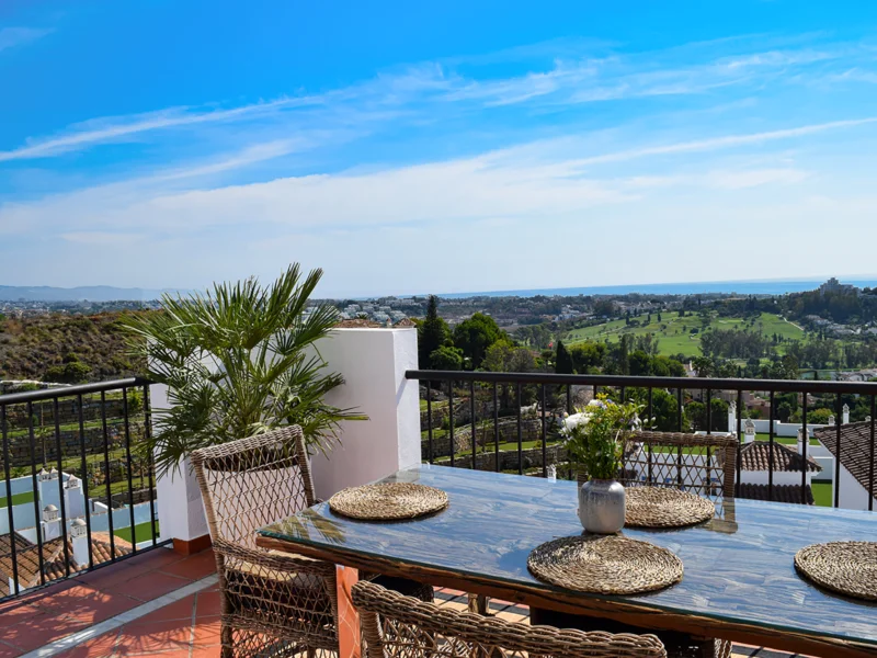 3 Bedroom Apartment for Sale in Benahavís
