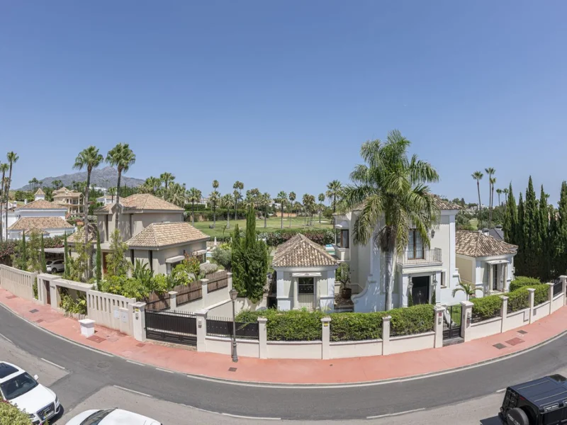 4 Bedroom Private Villa for Sale in Nueva Andalucía, Marbella