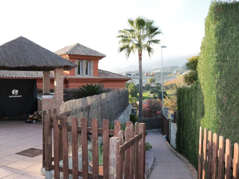 3 Bedroom Private Villa for Sale in Santa Clara Golf, Los Monteros, Marbella