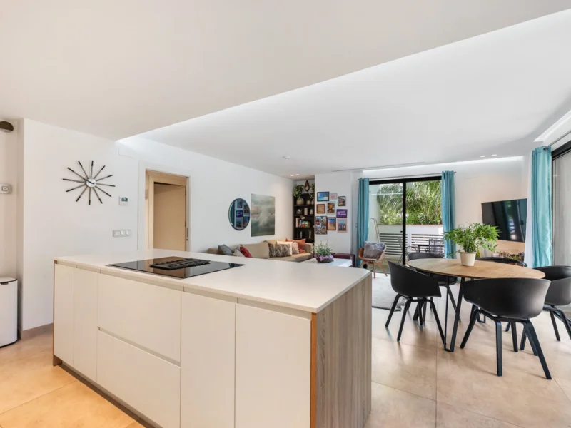 3 Bedroom Apartment for Sale in Puerto Banús, Marbella