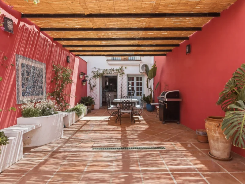 3 Bedroom Private Villa for Sale in La Alqueria, Estepona