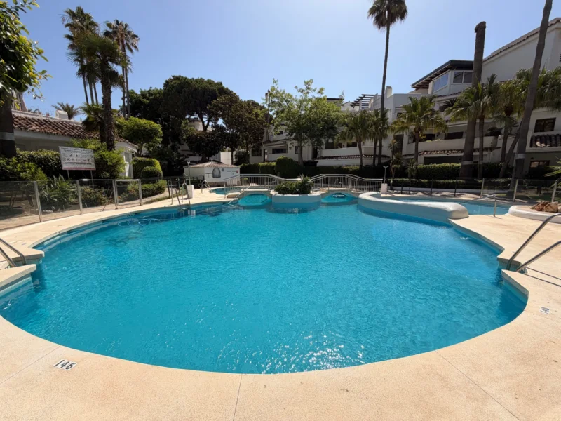 3 Bedroom Apartment with Terrace for Sale in Marbella