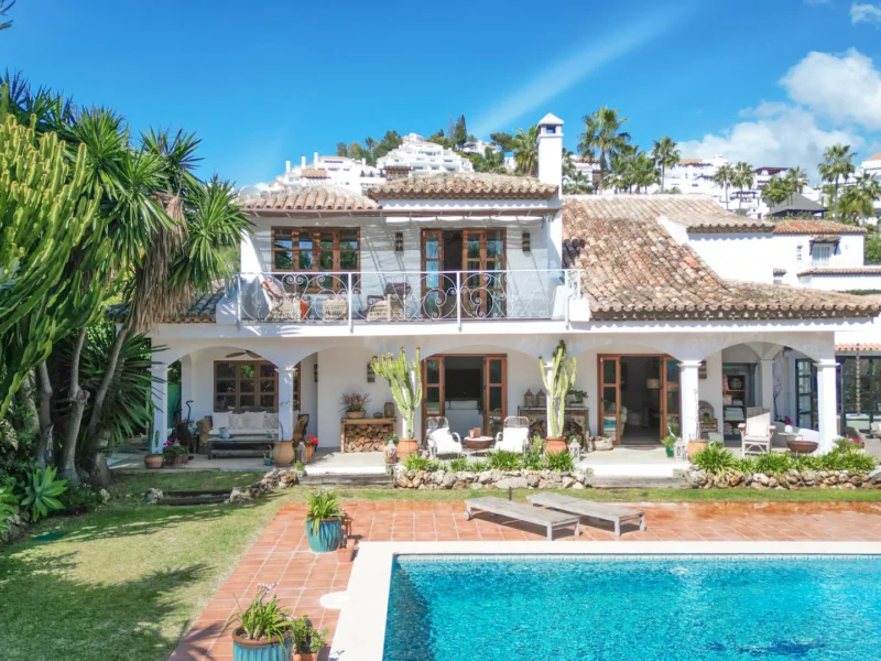 4 Bedroom Private Villa for Sale in Marbella Country Club, Nueva Andalucía, Marbella