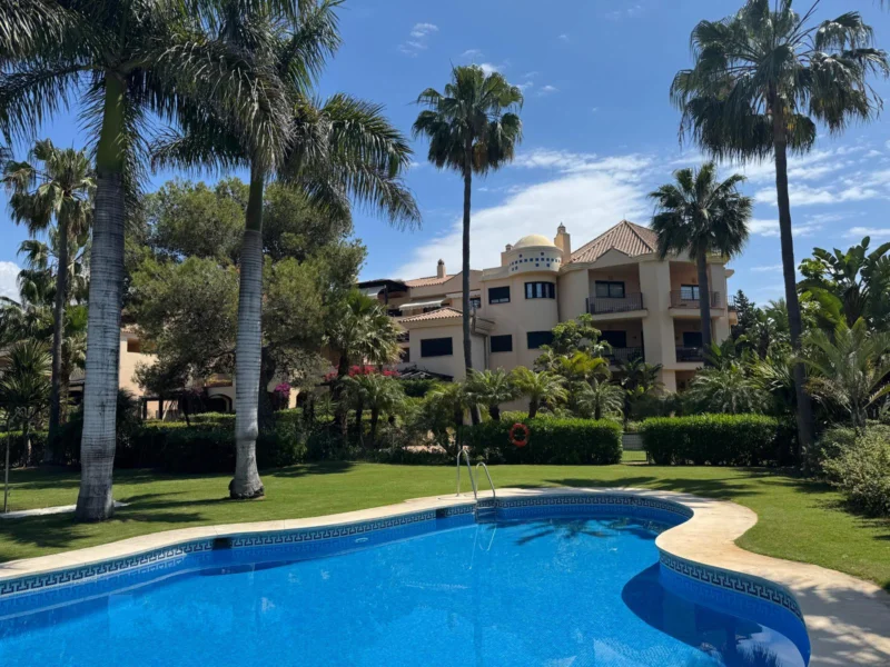 2 Bedroom Apartment for Sale in Las Mimosas, Puerto Banús, Marbella