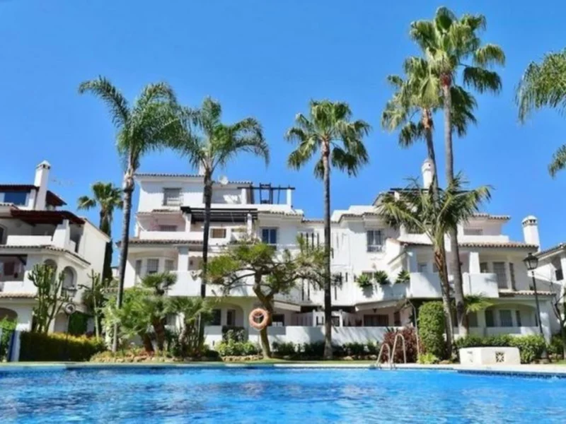 2 Bedroom Apartment for Sale in Los Naranjos Golf, Nueva Andalucía, Marbella