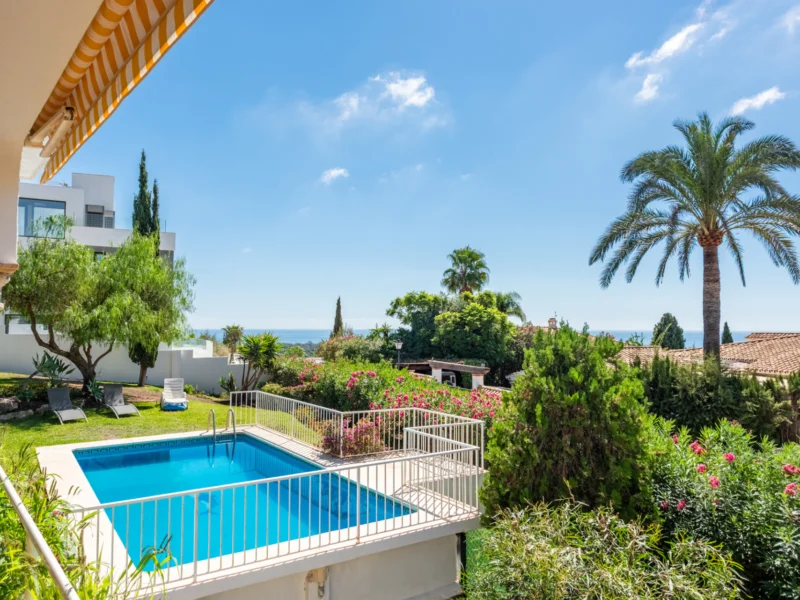 2 Bedroom Private Villa for Sale in El Paraiso Alto, Benahavís