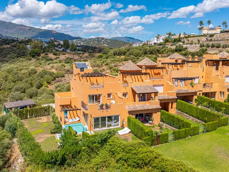 4 Bedroom Private Villa for Sale in Benahavís