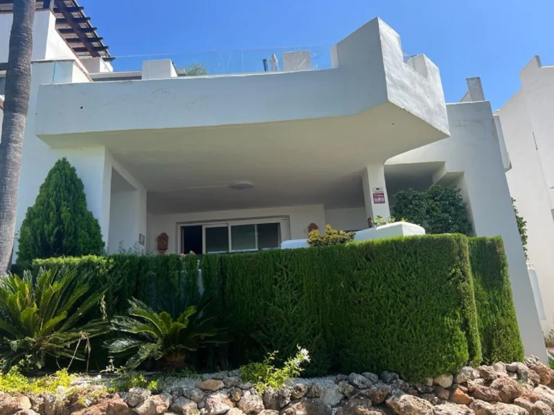 2 Bedroom Apartment for Sale in Nueva Andalucía, Marbella