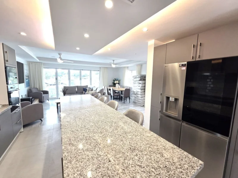 4 Bedroom Private Villa for Sale in Cabopino, Marbella