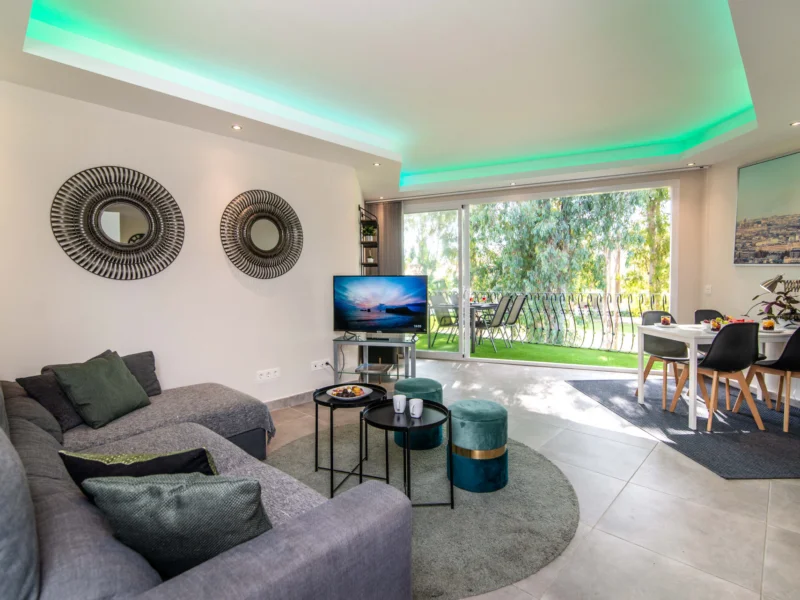 Furnished 2 Bedroom Apartment for Rent in Puerto Banús, Marbella