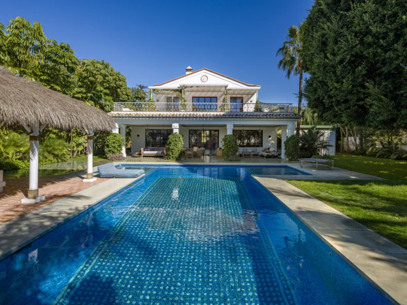 5 Bedroom Private Villa for Sale in Aloha, Nueva Andalucía, Marbella
