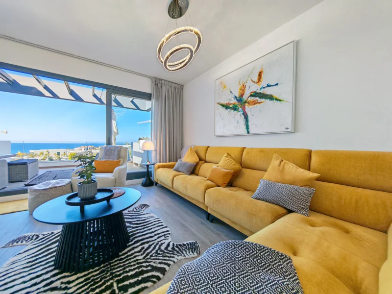 3 Bedroom Apartment for Sale in Cabopino, Marbella