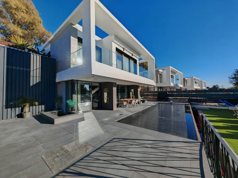 4 Bedroom Private Villa for Sale in Estepona