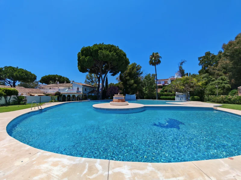 2 Bedroom Private Villa for Sale in Elviria, Marbella