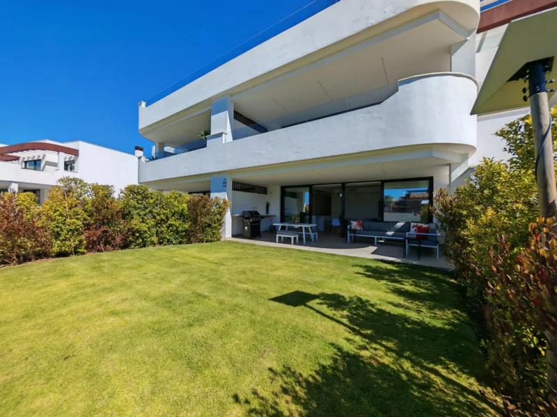 2 Bedroom Apartment for Sale in Cancelada, Estepona