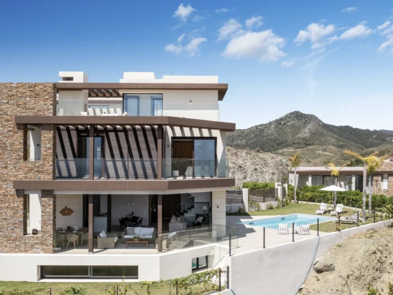 4 Bedroom Private Villa for Sale in Benahavís Pueblo