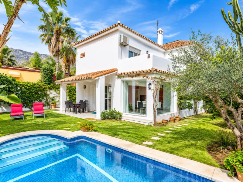 4 Bedroom Private Villa for Sale in Nagüeles, Marbella