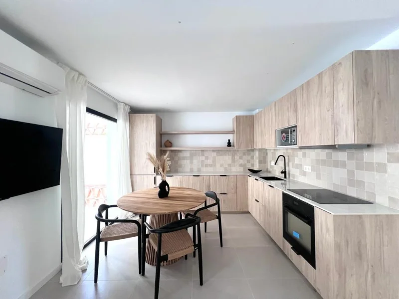 Furnished 3 Bedroom Apartment with Terrace for Rent in Nueva Andalucía, Marbella