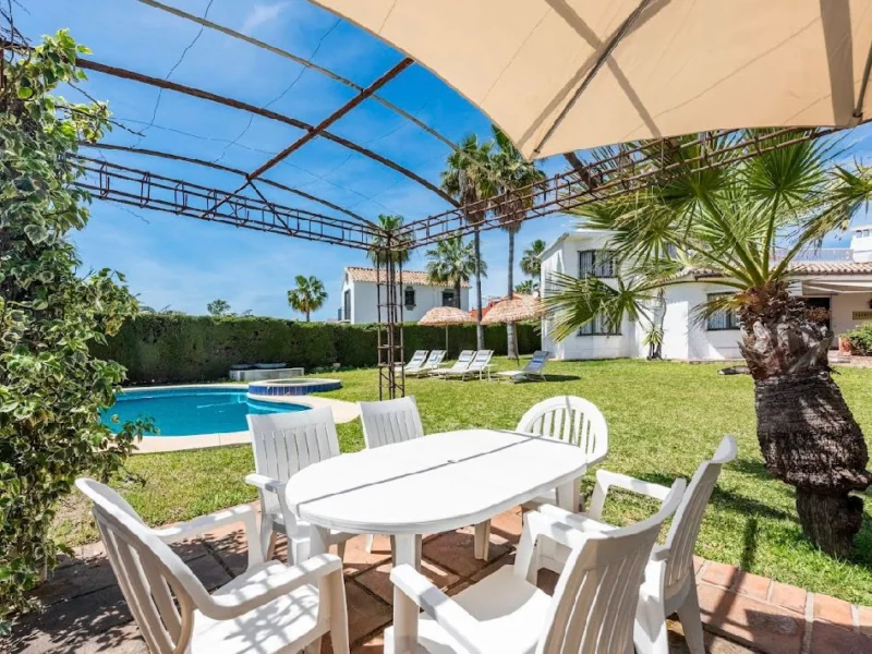3 Bedroom Private Villa for Rent in Estepona