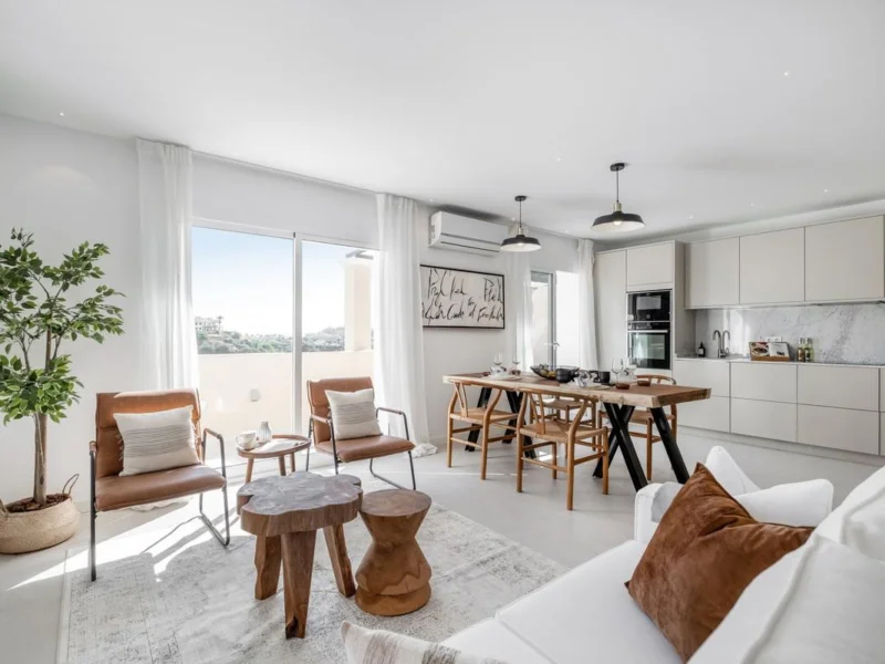 4 Bedroom Apartment with Terrace for Rent in La Quinta, Benahavís