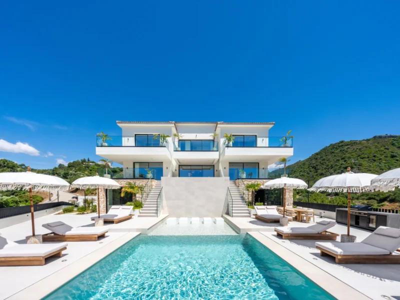 8 Bedroom Private Villa for Sale in Monte Mayor, Benahavís