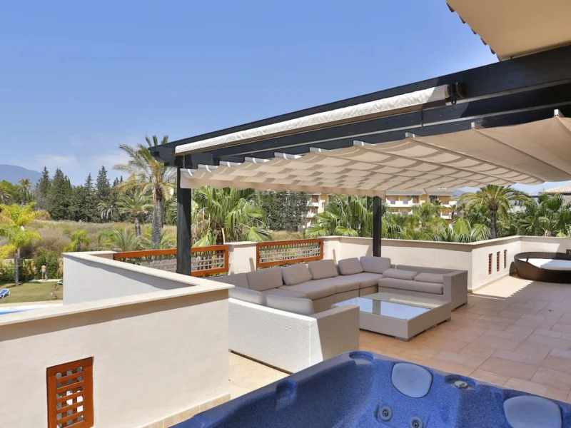 2 Bedroom Apartment for Sale in Nueva Andalucía, Marbella
