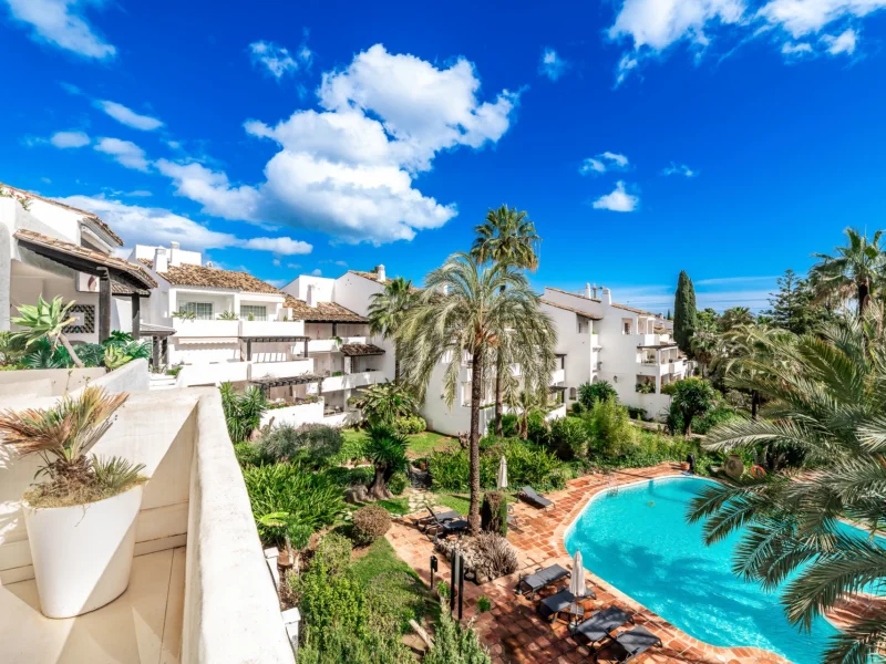 3 Bedroom Apartment for Sale in Puente Romano, Milla de Oro, Marbella
