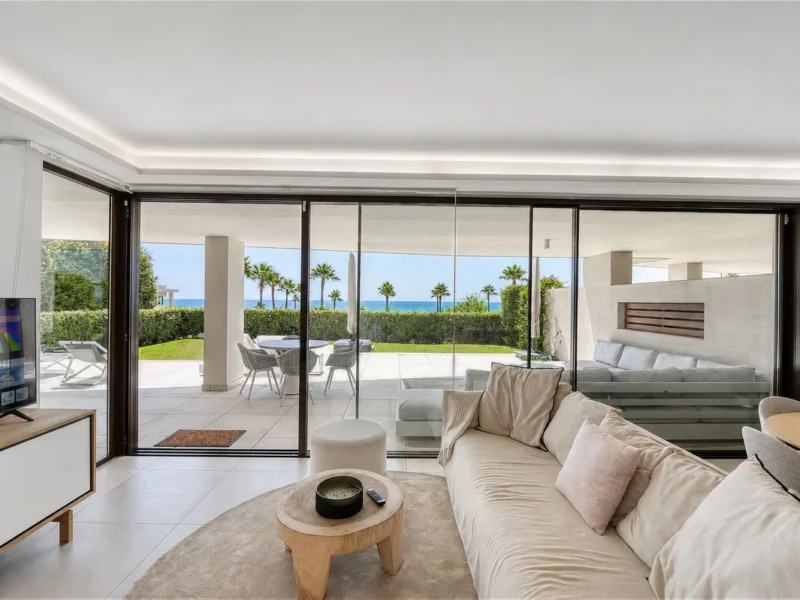 Furnished 3 Bedroom Apartment with Terrace for Rent in Estepona