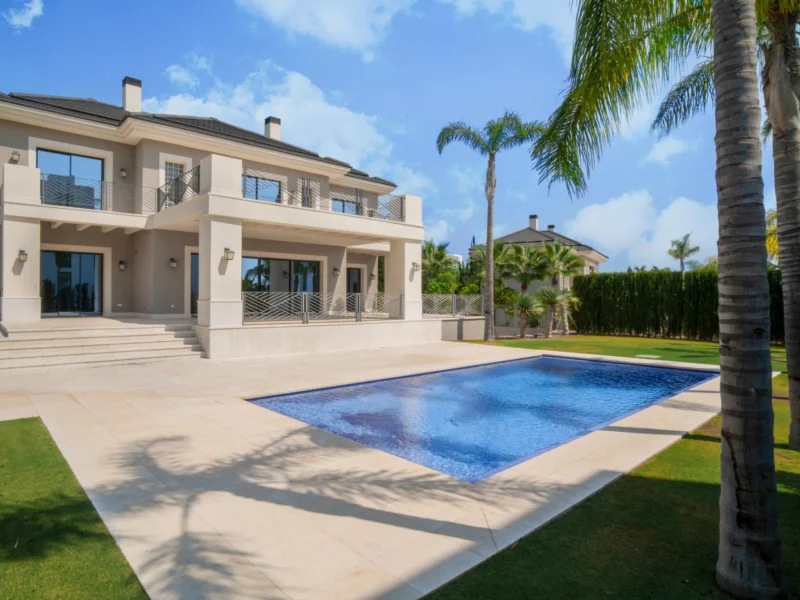 6 Bedroom Private Villa for Sale in Los Flamingos, Benahavís