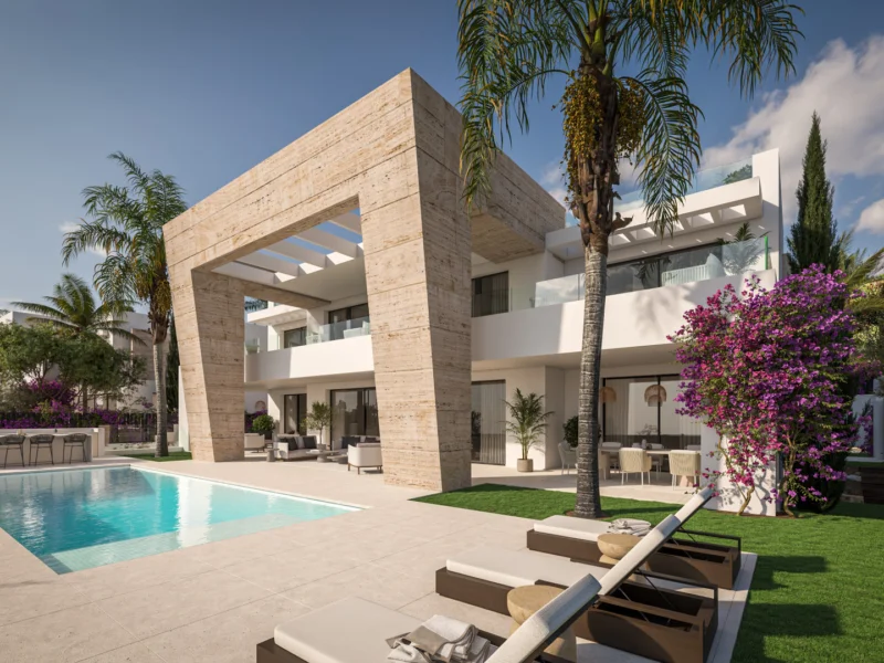5 Bedroom Private Villa with Terrace for Sale in Estepona