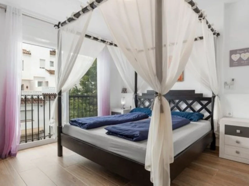 4 Bedroom Private Villa with Terrace for Sale in Estepona
