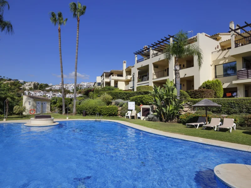 3 Bedroom Apartment for Sale in Benahavís