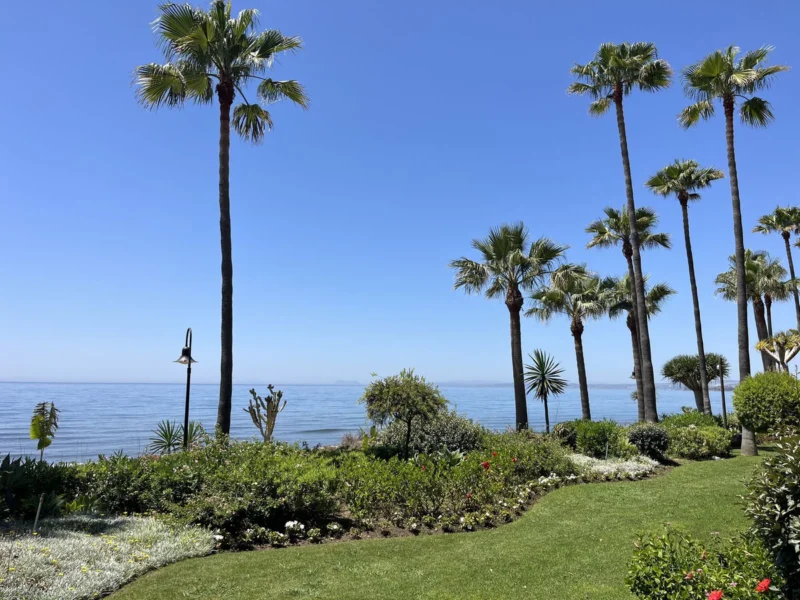 3 Bedroom Apartment with Terrace for Sale in Estepona