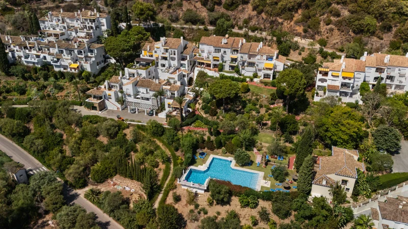 3 Bedroom Apartment for Sale in Benahavís Pueblo
