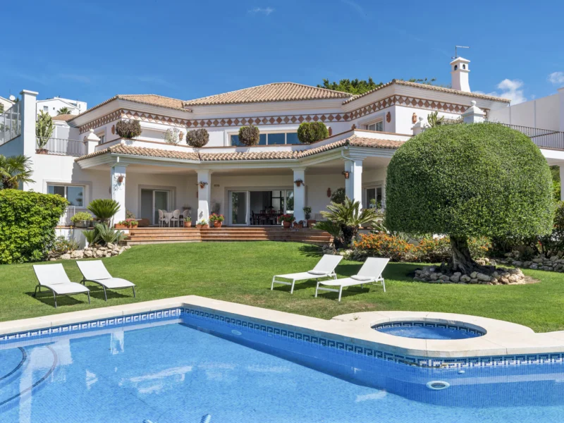 6 Bedroom Private Villa for Sale in El Paraiso Alto, Benahavís