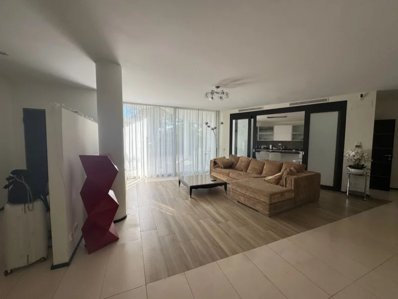 Furnished 3 Bedroom Private Villa with Terrace for Rent in Meisho Hills, Sierra Blanca, Marbella