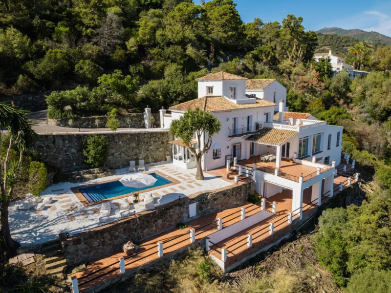 6 Bedroom Private Villa for Sale in El Madroñal, Benahavís