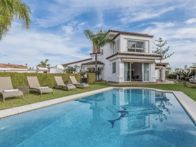 Furnished 6 Bedroom Private Villa for Rent in Las Chapas, Marbella